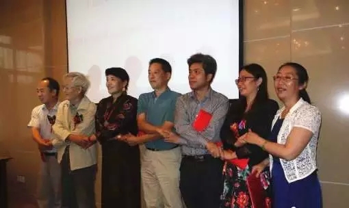 �й���ݲ�ҵ�����������˶����Ĳ�רҵίԱ������������